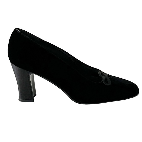 Stuart Weitzman Velvet Slip On Heels Shoes Pumps Black Square Toe Cutout Sz 8 B - Picture 2 of 12